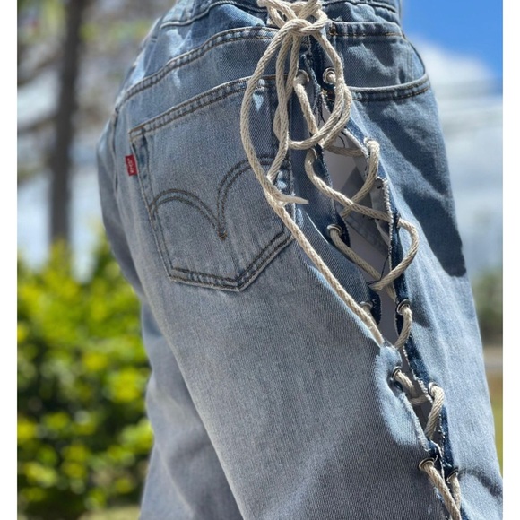 Custom Laced Levi jeans - Picture 5 of 6